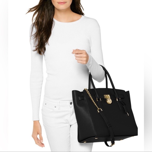 Michael Kors Navy Excellent Cond Large Hamilton Tote/ MK Dust Bag included - Picture 2 of 16